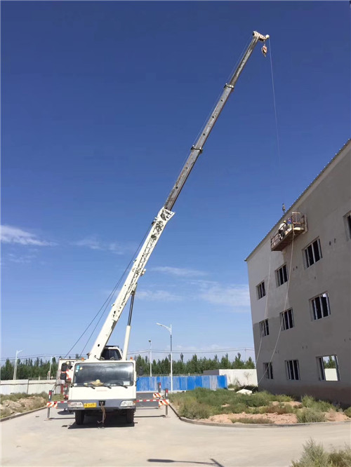 嘉定区“轻装强干”—— 吊车的 “轻量化臂架” 技术